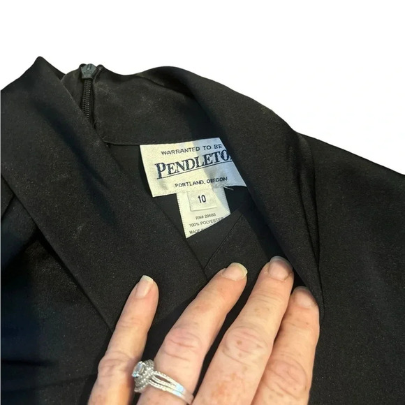 Pendelton Black Polyester Blouse size 10 - Picture 8 of 9